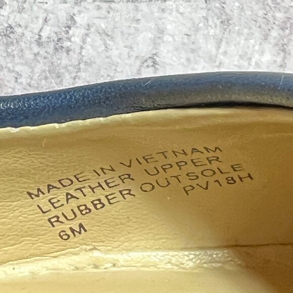 Michael Kors Women's Navy Blue Leather Pointed Toe Heels Size 6M - Picture 4 of 9